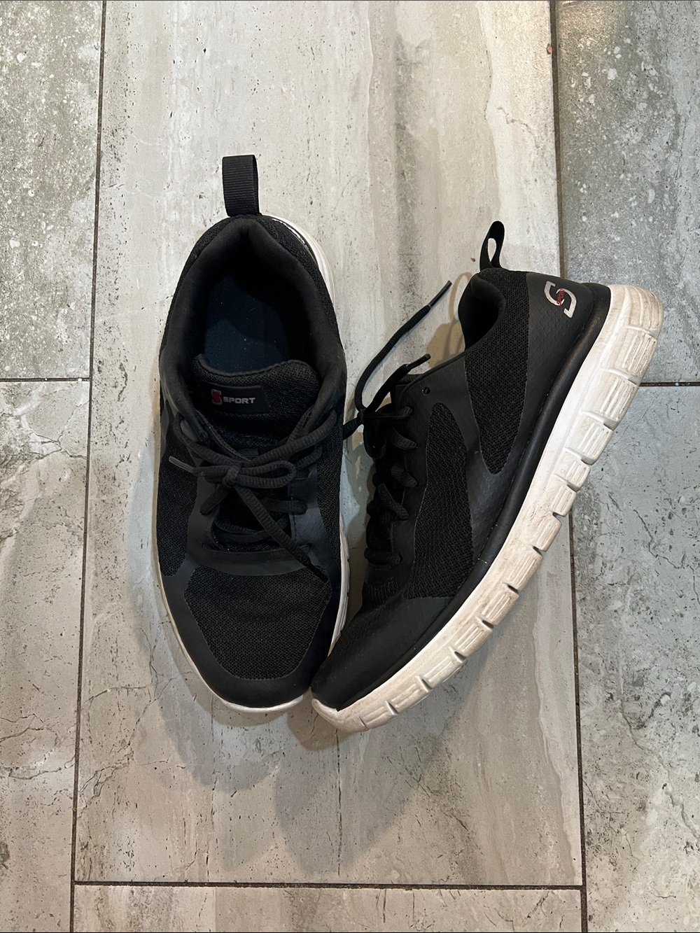 Men's Black Athletic Running Sneakers with Cushioned White Sole
